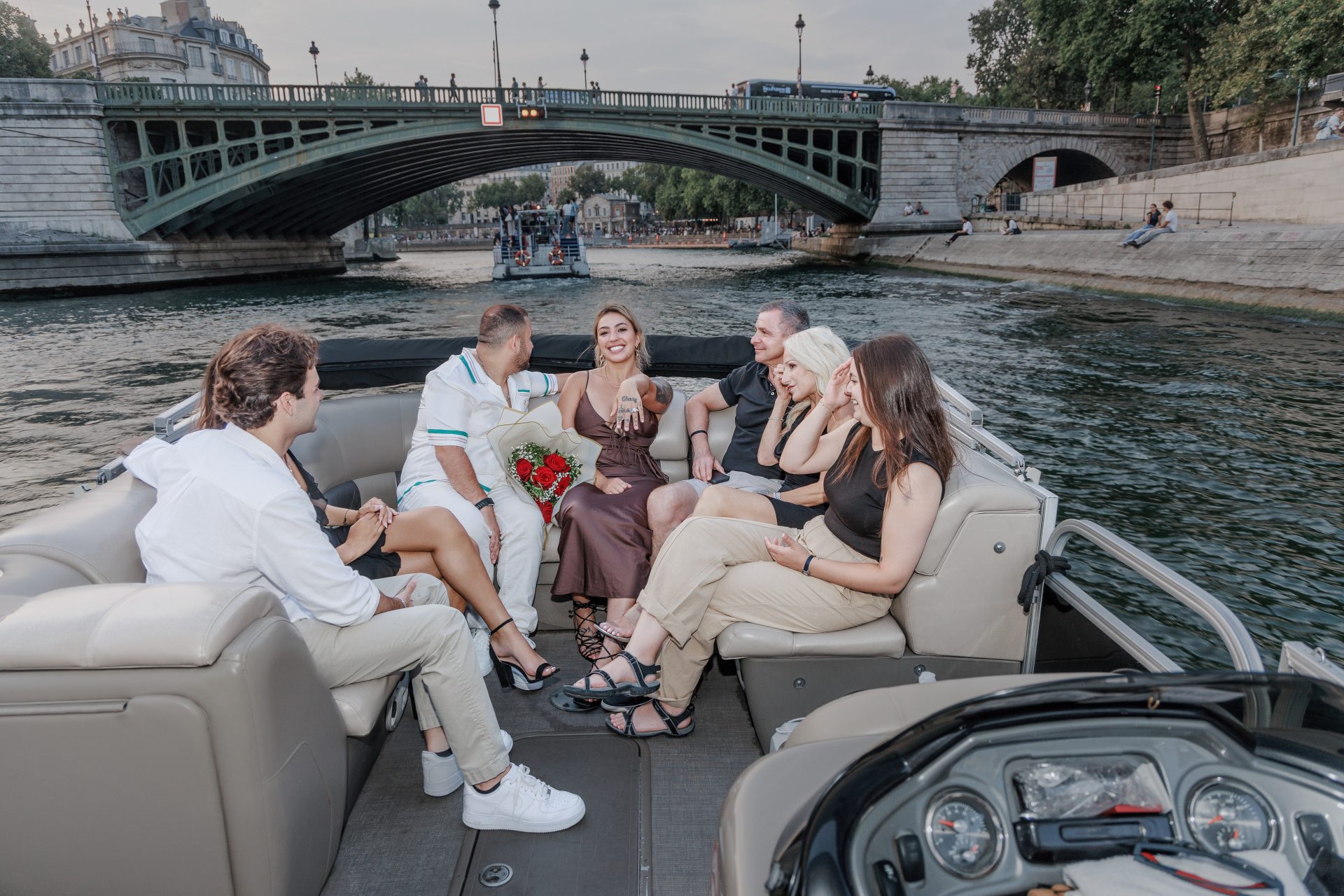 Famille à l’amont du Pont de Sully