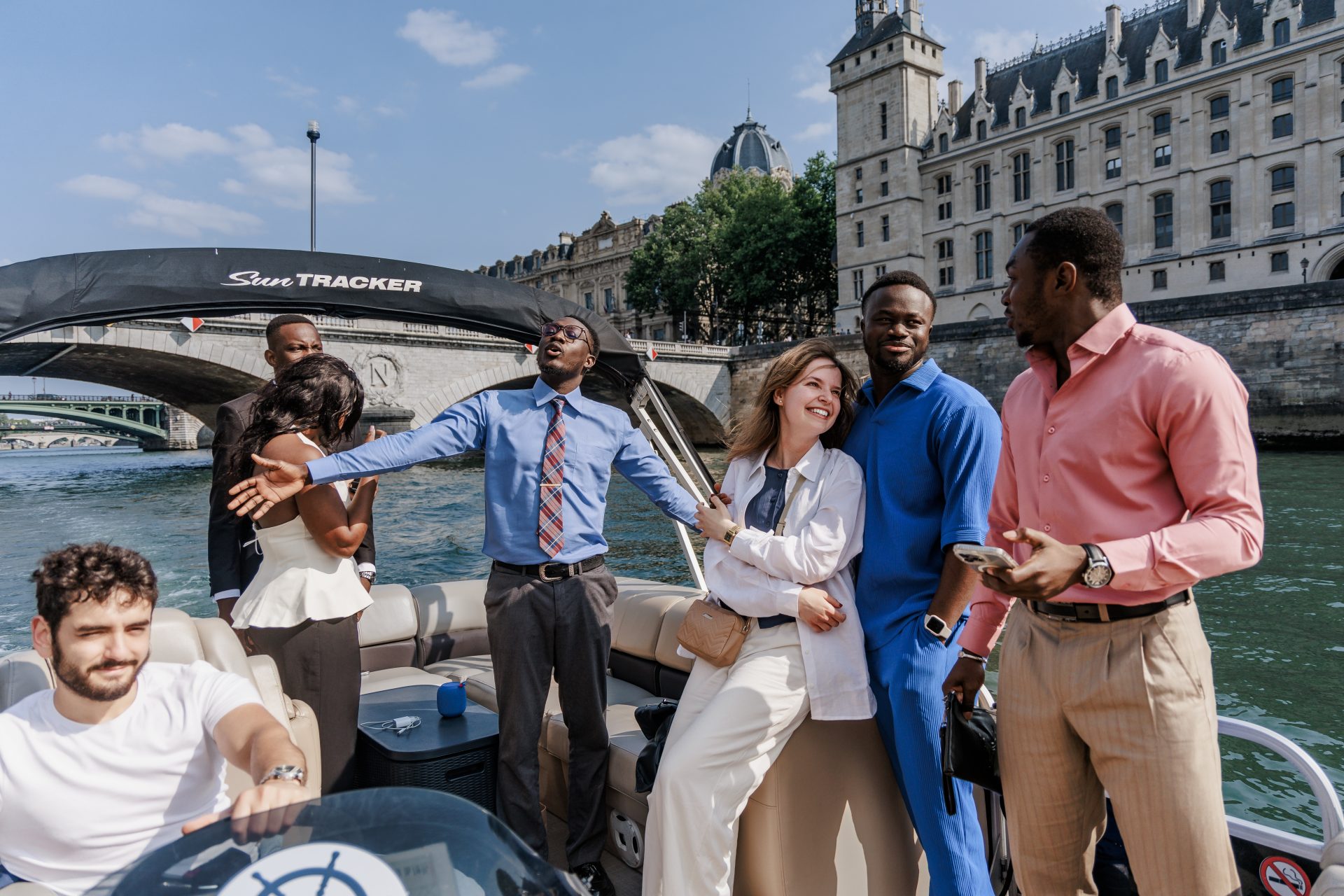 Célébration devant la Conciergerie – My Paris River